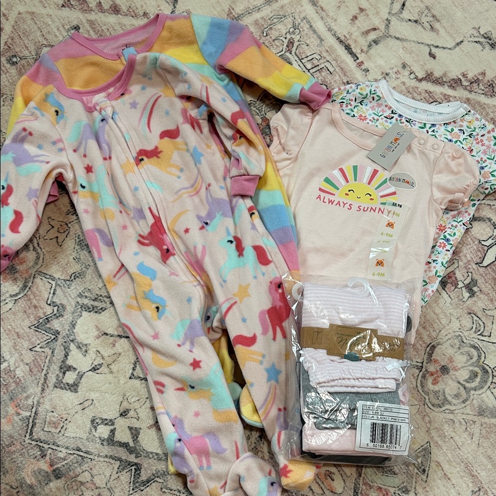 Bundle of brand new baby girl clothes!